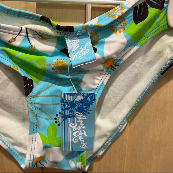 Super cute bikini 👙 bottoms - Picture 3 of 4